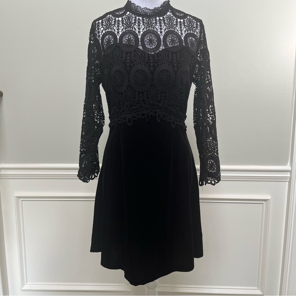 Entro Black Lace and Velvet Dress S